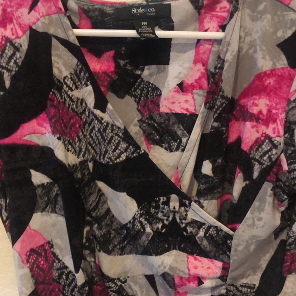 Style & Co top - Picture 2 of 4